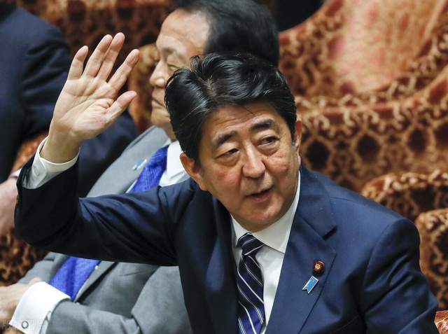 安倍中枪瞬间视频背后的真相与反思 安倍中枪瞬间视频