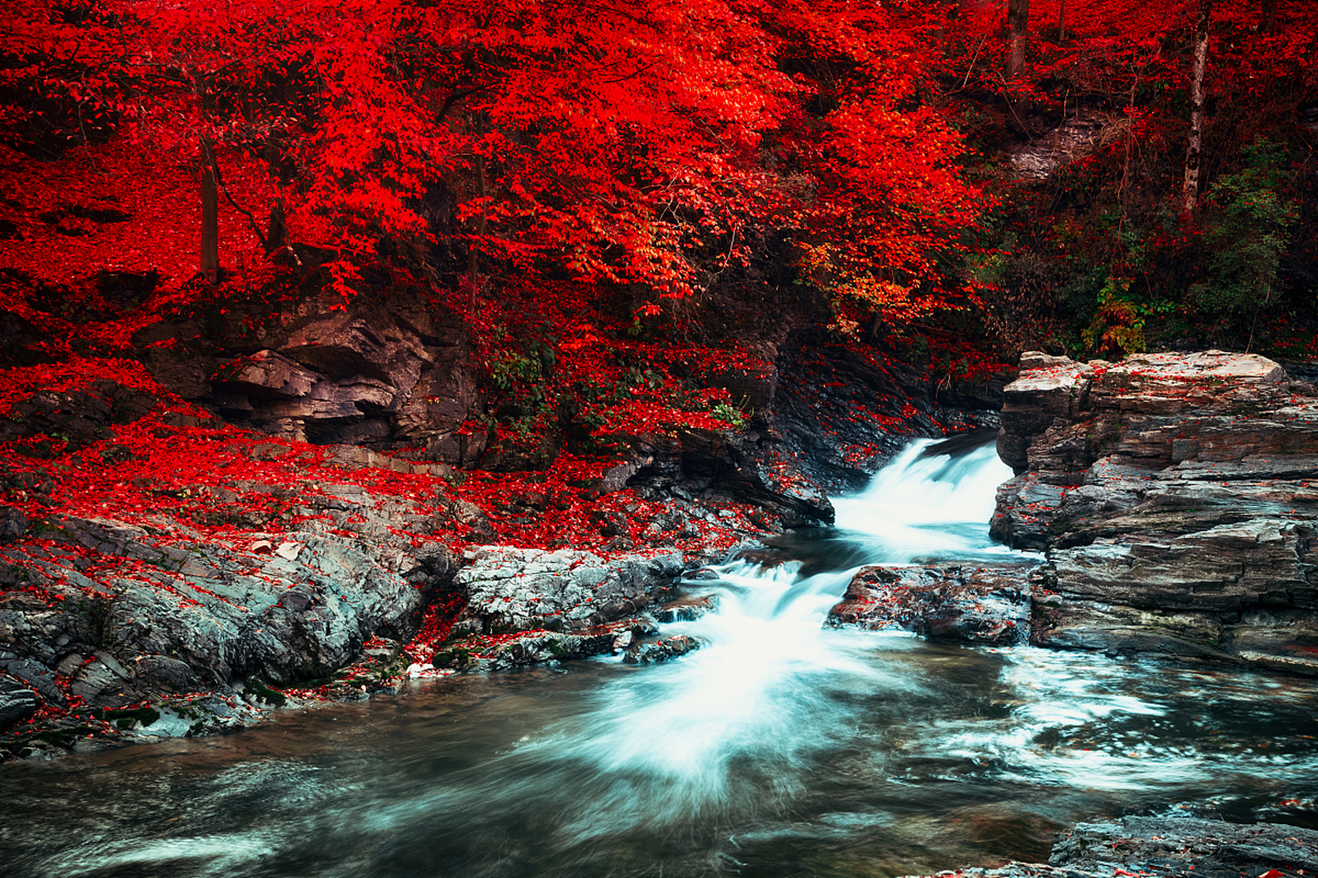 红色山水涧风景区，自然与历史的交响 红色山水涧风景区